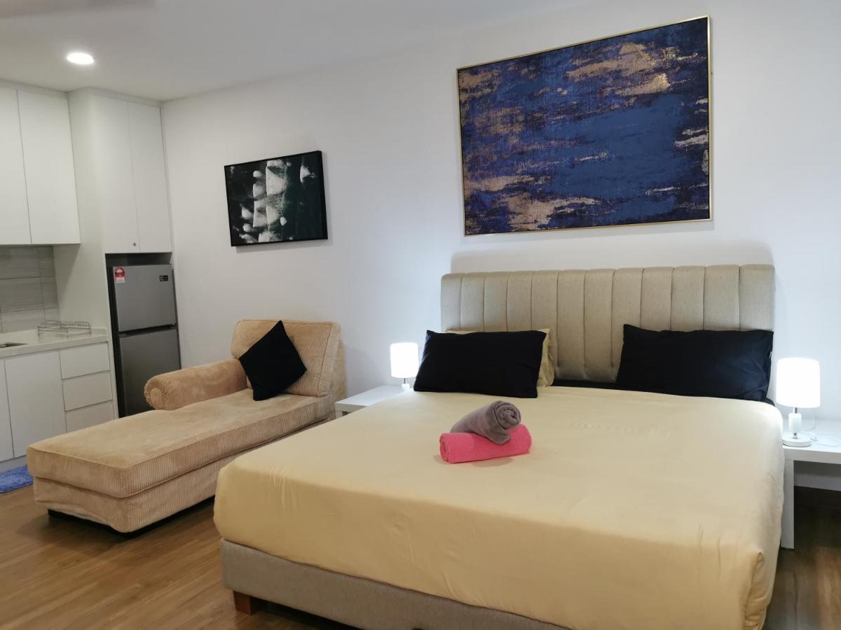 Apartment Apple 2 At Menara Simfoni, King Size Bed, Cheras, Nexflix, Wifi, Parking Seri Kembangan