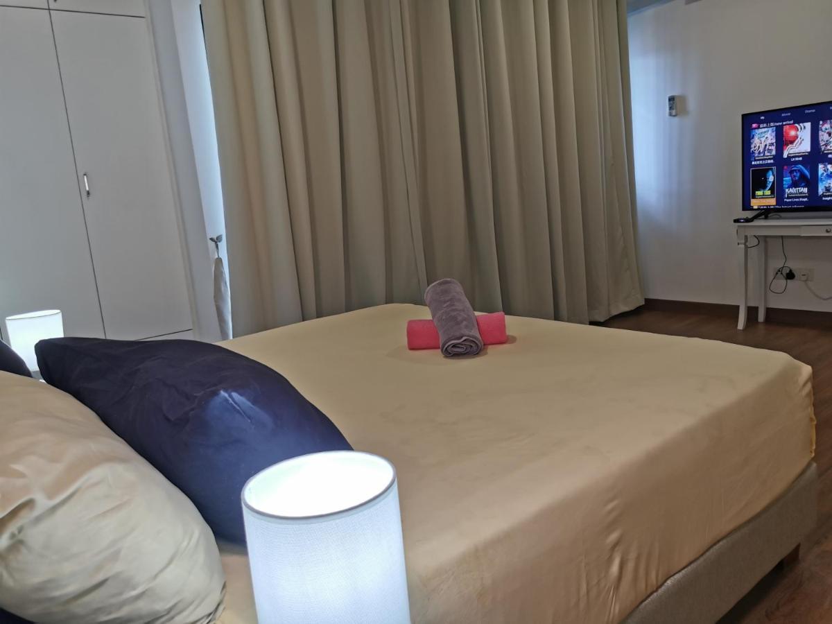 Apple 2 At Menara Simfoni, King Size Bed, Cheras, Nexflix, Wifi, Parking Apartment