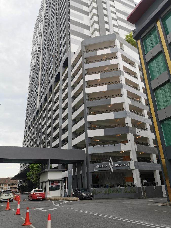 Apple 2 At Menara Simfoni, King Size Bed, Cheras, Nexflix, Wifi, Parking * Seri Kembangan